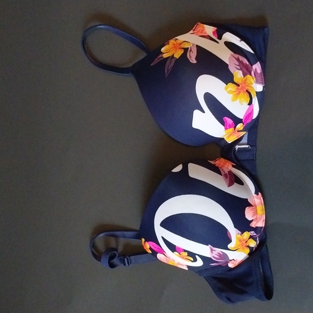 Victoria's Secret PINK Push Up Bra Size 32/34 A/B